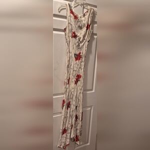 Nostalgia White and Red Sleeveless Maxi Dress V-neck Sundress